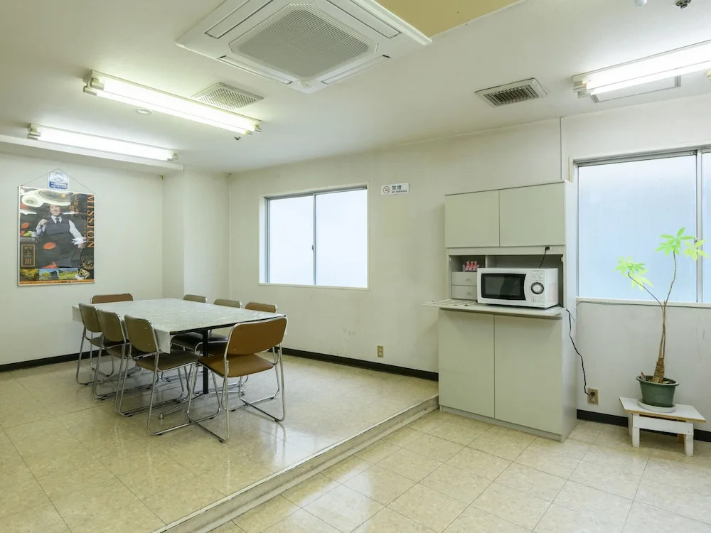 Oyo Ueda Station Hotel
