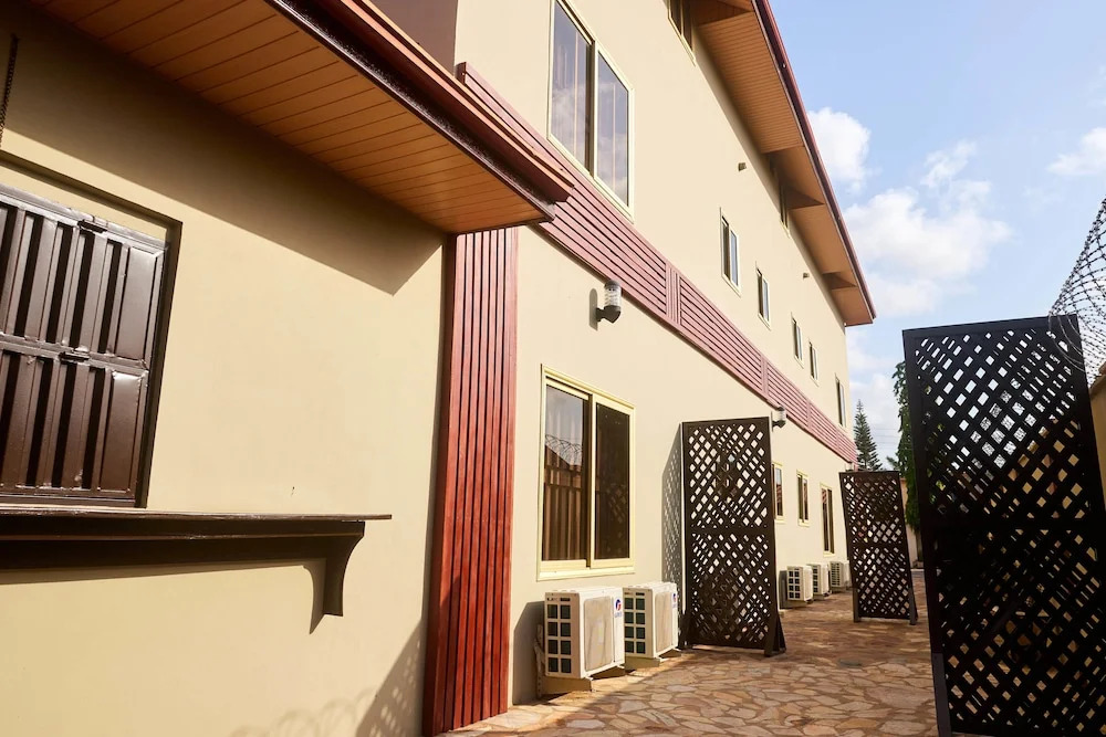 Janjay Hotel