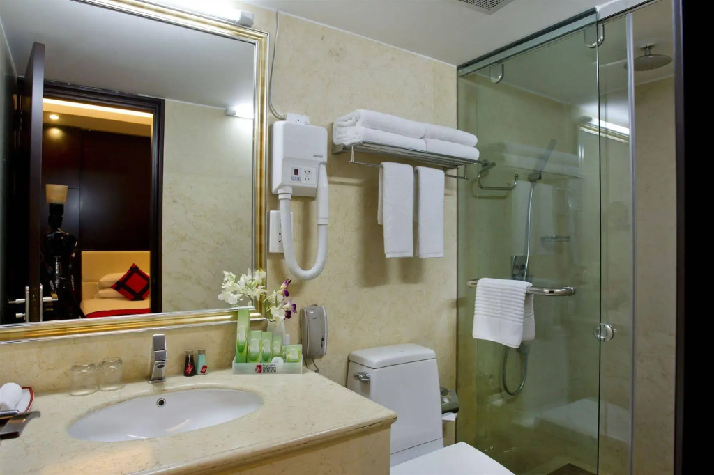 Innotel Luxury Business Hotel