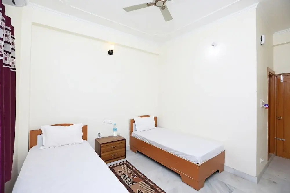 OYO 44618 Paradise Guest House