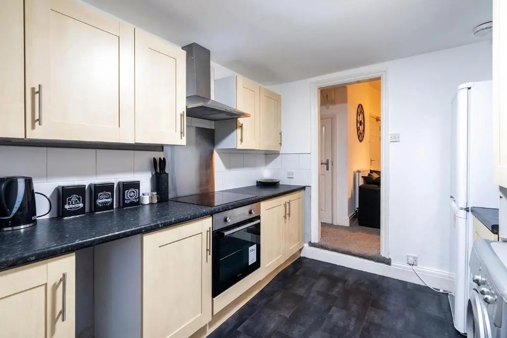 Contractor and Family House & Free Parking & Garden