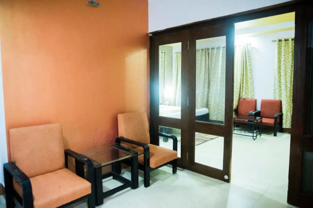 10765 Hotel Tanish