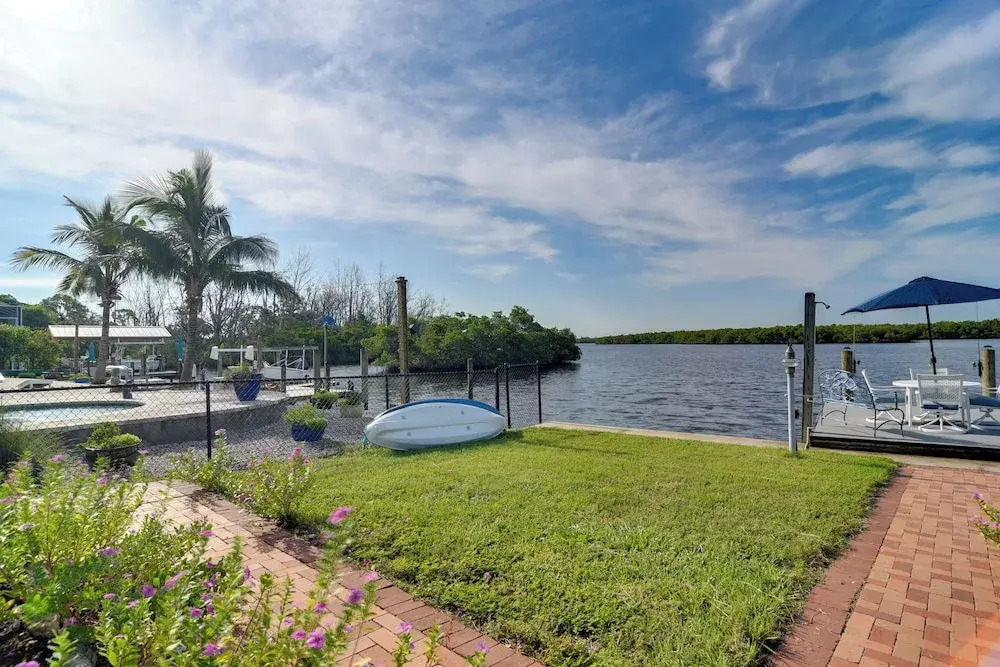 Sunsets, Tight Lines & Dock: Riverfront Ruskin Gem