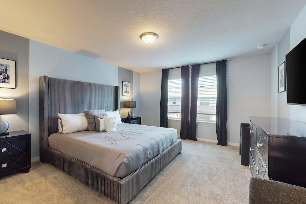 Luxury Home With Themed Bedrooms,arcade Games and Private Pool