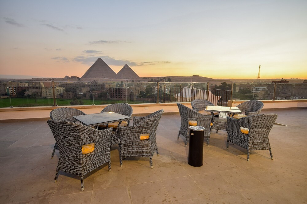 Top pyramids view hotel