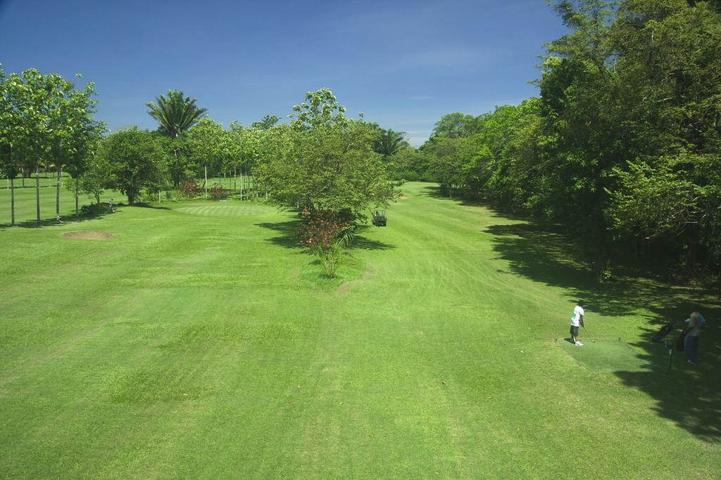 Roaring River Golf & Accommodations