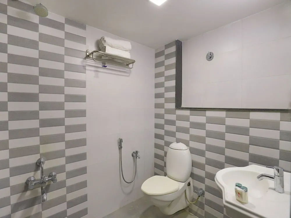 Hotel Royal Inn By OYO Rooms
