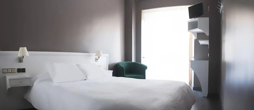 Albergue Revolutum Hostel