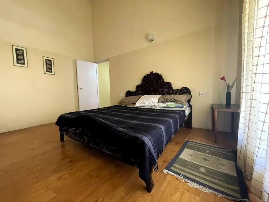 Rustic 3-BR Villa w/ Front & Back Yards in the mountains