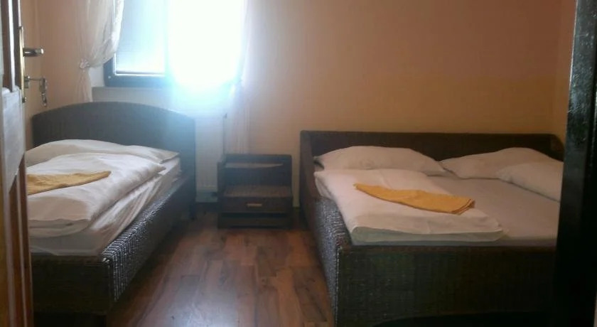 THE Z ACCOMMODATION
