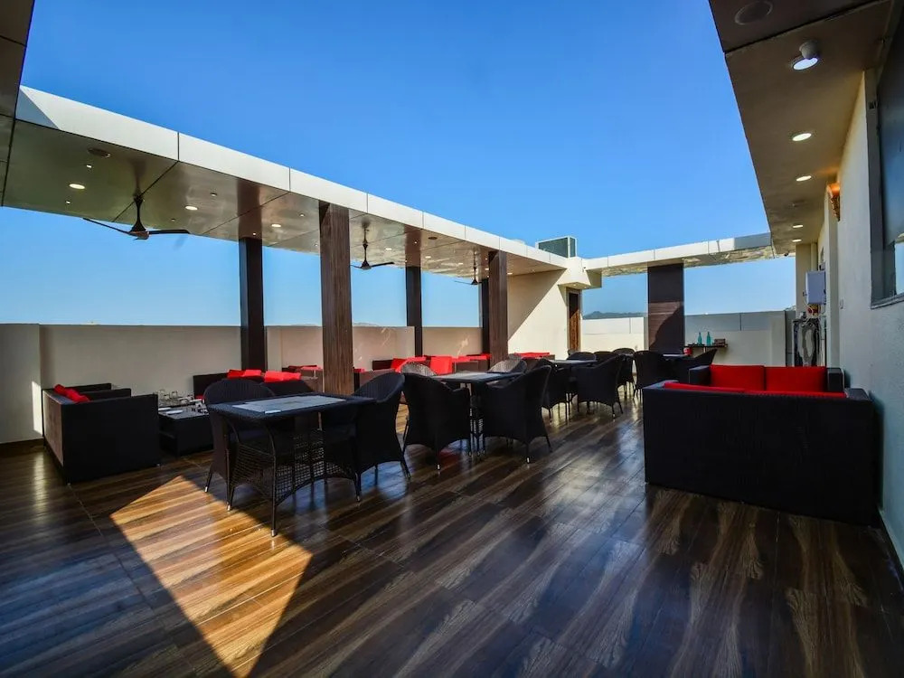 OYO 22205 Hotel Atlantica