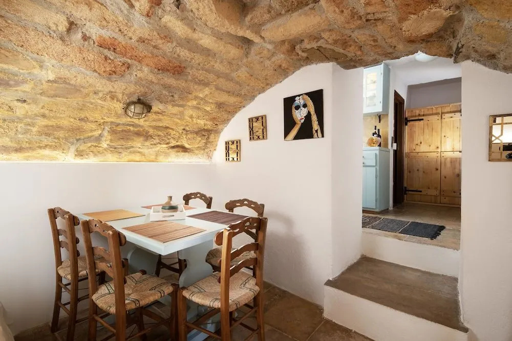 Menexes Suites Monemvasia