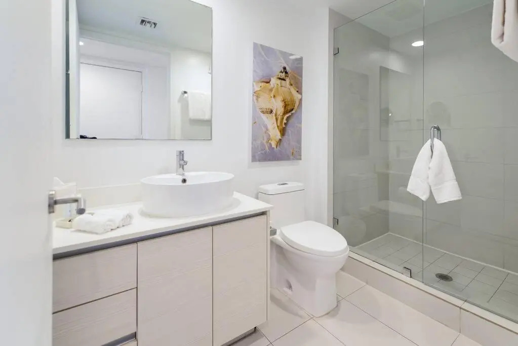Awesome 2BR Condo @Beachwalk Resort W/Pool