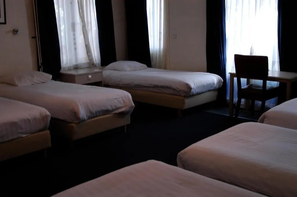 Hotel 83