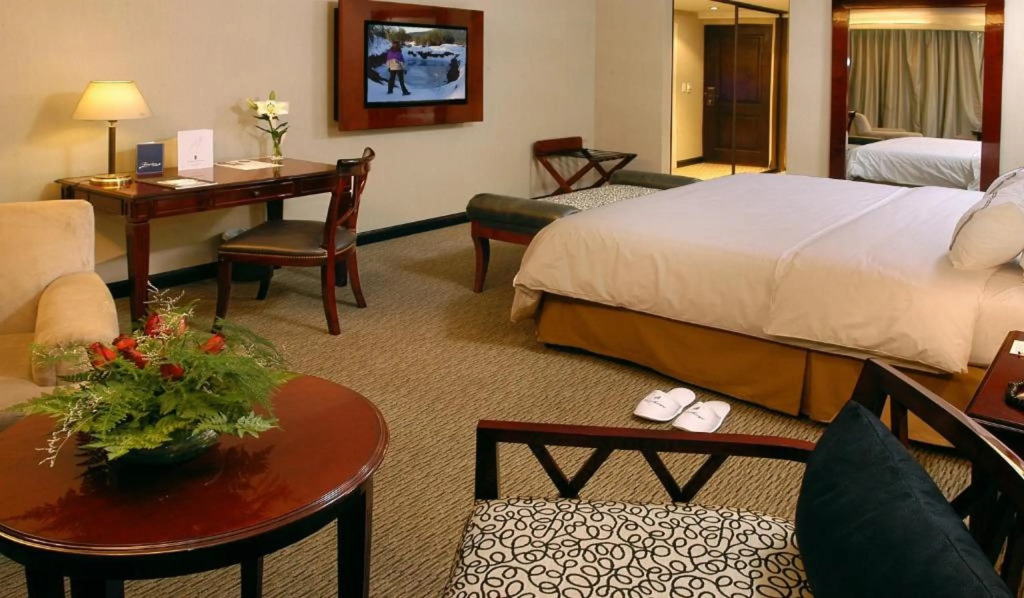 Cacique Inacayal Lake Hotel & Spa