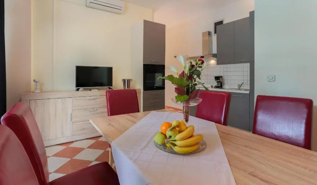 Apartments Dora