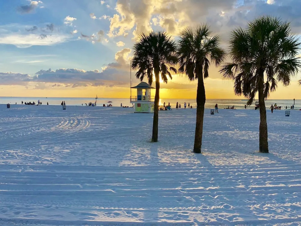 RV Camper Paradise on the Wheels Near Clearwater Beaches