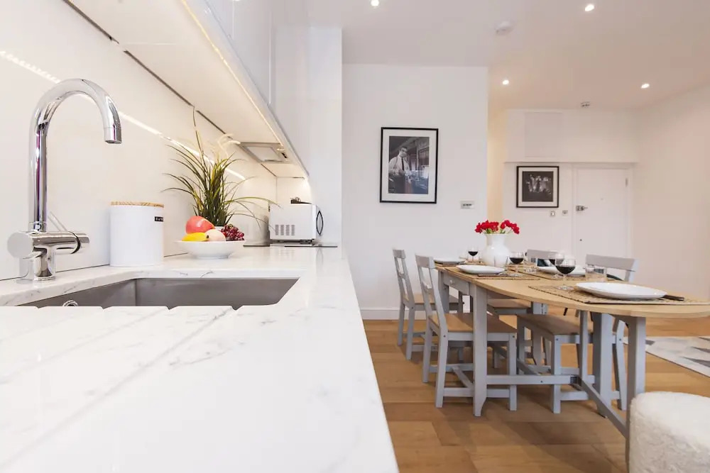 The Lillie Road Residence
