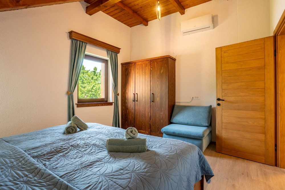 Villa Brusiana with heated pool
