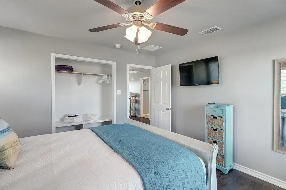 Captains Quarters 4 Bedroom Home by Redawning