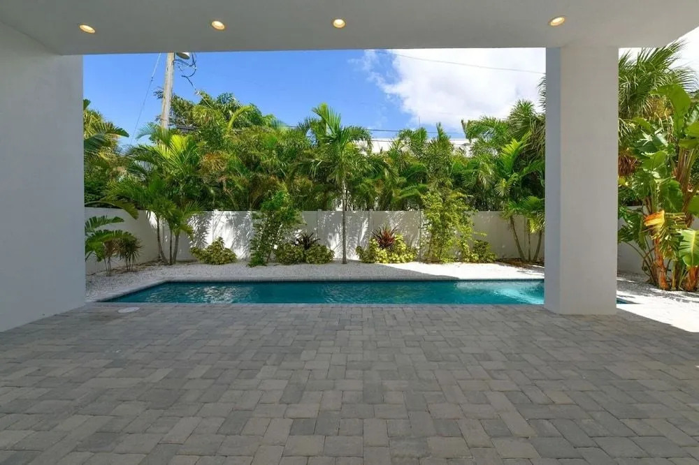 641 Bch Rd The Lookout by Beachside Mgt
