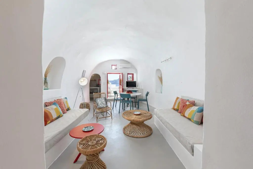 White Cave by Caldera Houses