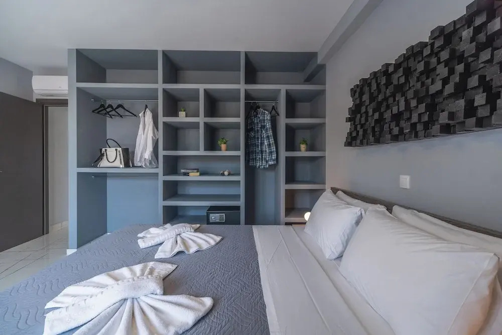 Semiso Beach Suites