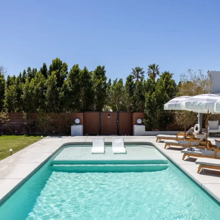 The Yucca Hotel Villa - Entire Buyout