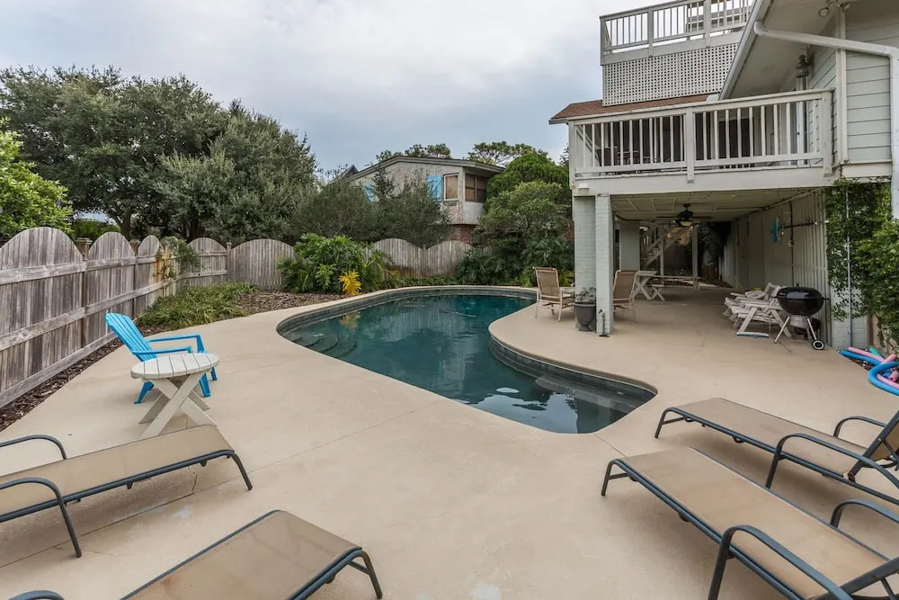 4219 13th Street by Hodnett Cooper