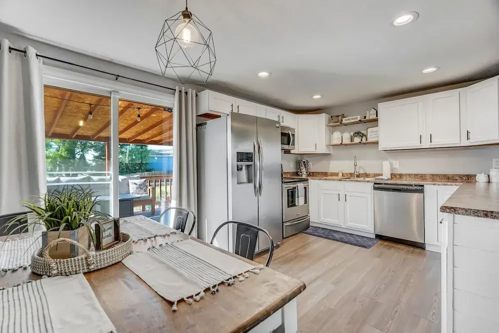 Family Vacation Home With Trampoline