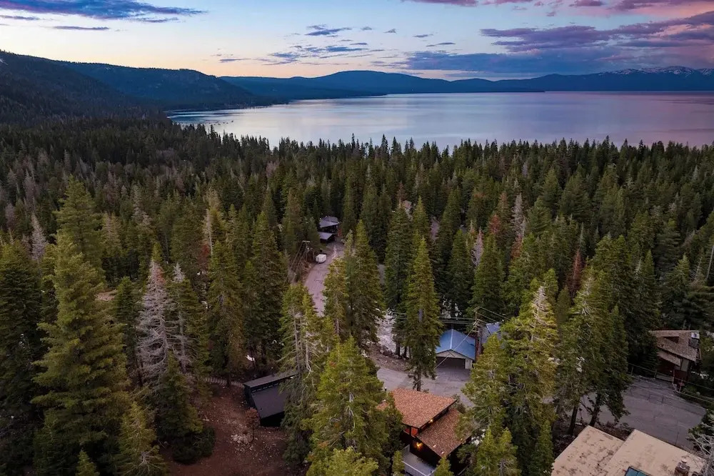 Lake + Beach Access, Pool, Tennis Walk to Chambers Tahoe Timber by Avantstay