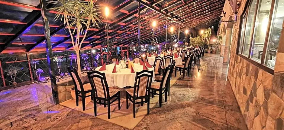 Manor Hotel