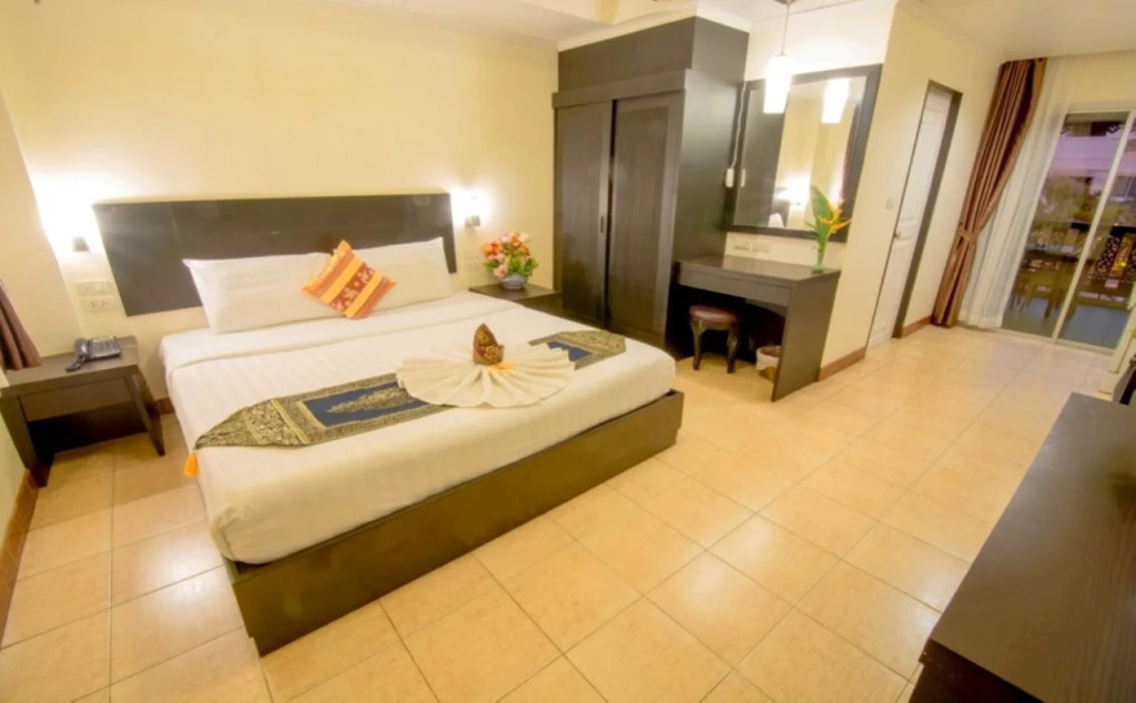 The base Pattaya condo TH