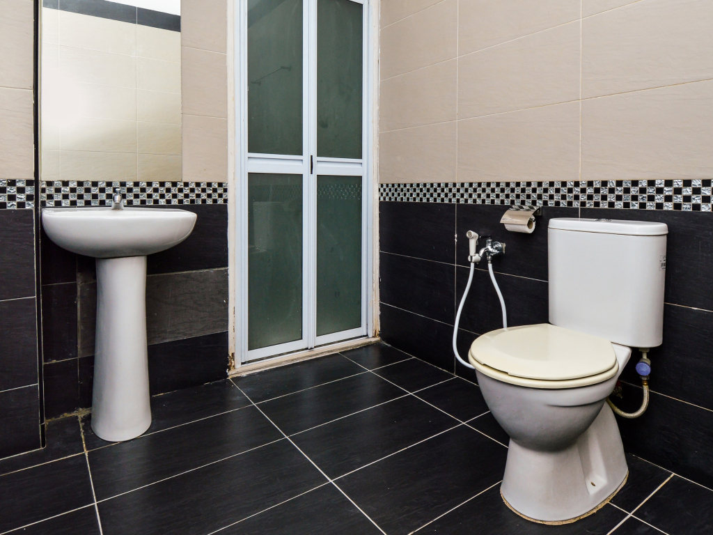 OYO 499 Comfort Hotel Sentul