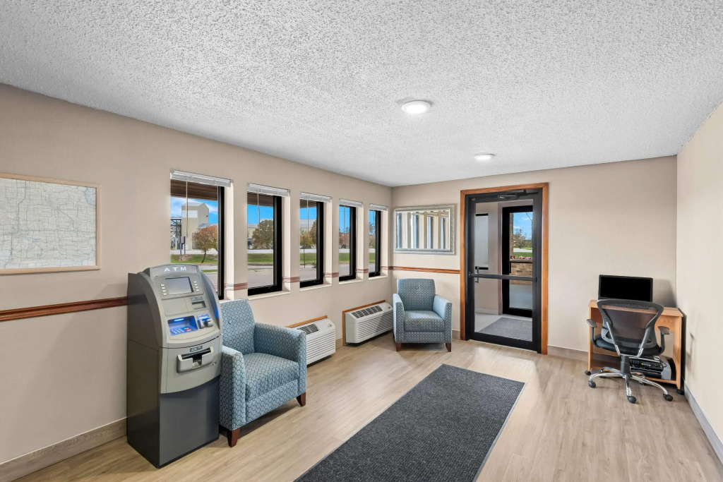 Super 8 by Wyndham Jefferson