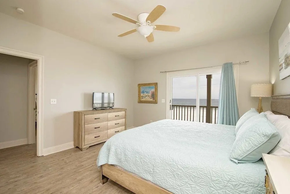 Sandy Castle Beach Home 4 Bedrooms 3 Bathrooms Home