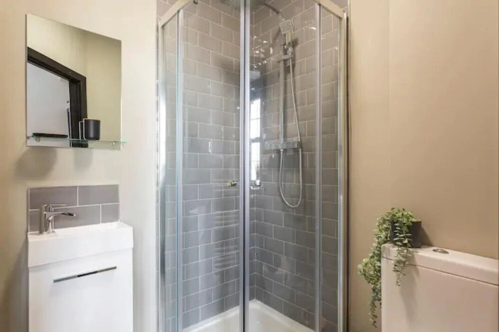 OnPoint -MODERN Studio Apt City Centre