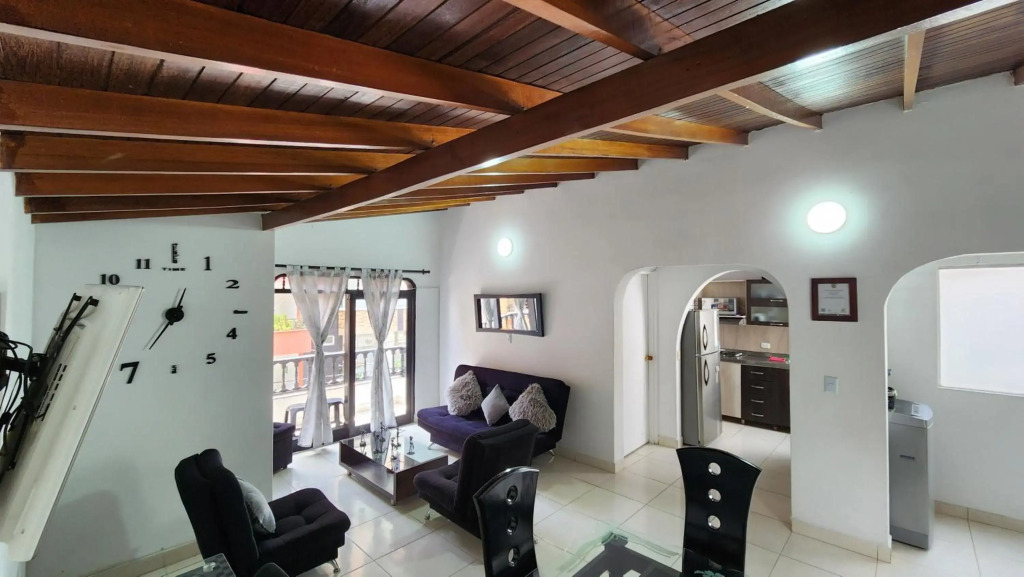 confortable apartamento en envigado muy central wifi de 300 megas