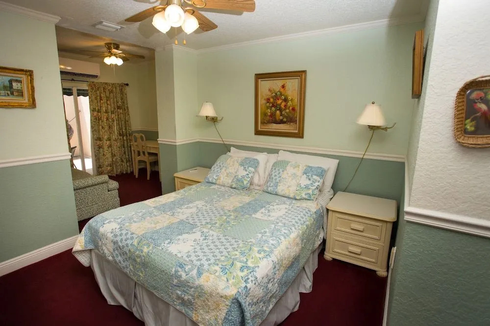 The Hotel Redland
