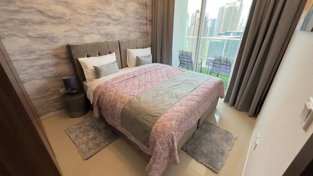 Mh - 1 Bhk Burj View - Vera2420