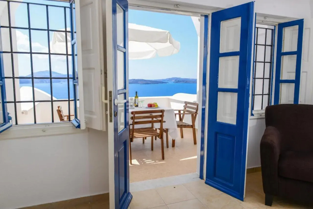 Top Oia