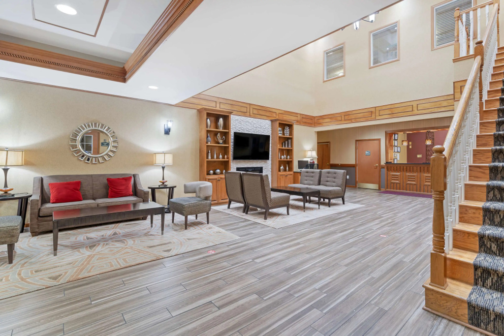 Best Western Plus Bradbury Inn and Suites