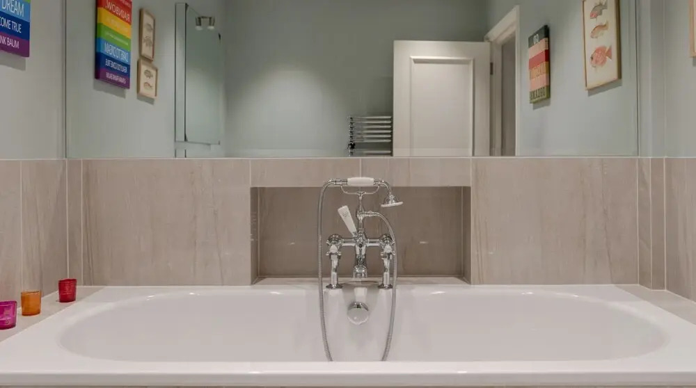 JOIVY Elegant 3-Bed Flat W/ Private Garden In Notting Hill