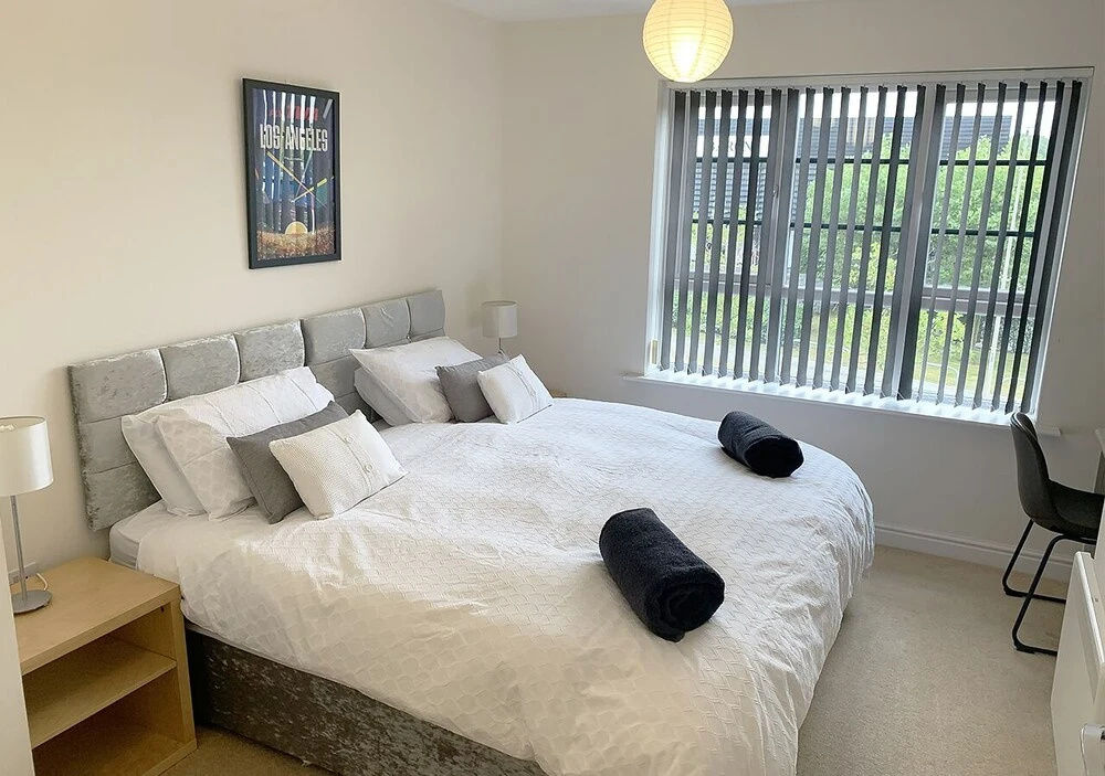 Continental Apartments 3-bed Apartment Farnborough