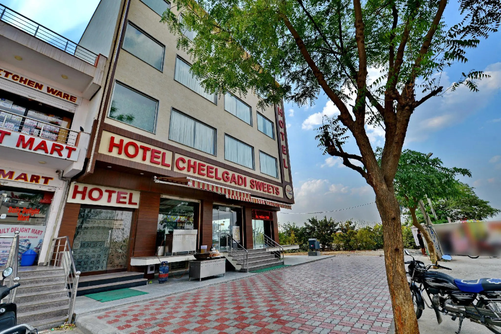 Capital O 84085 Hotel Cheelgadi Greens