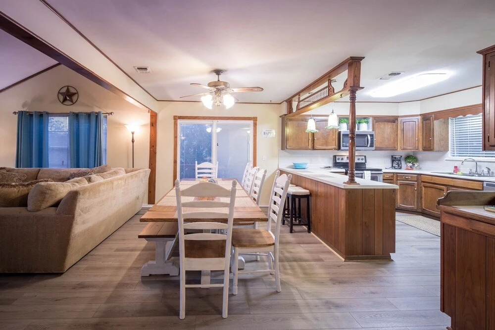 Texas Rose Lodge by RedAwning