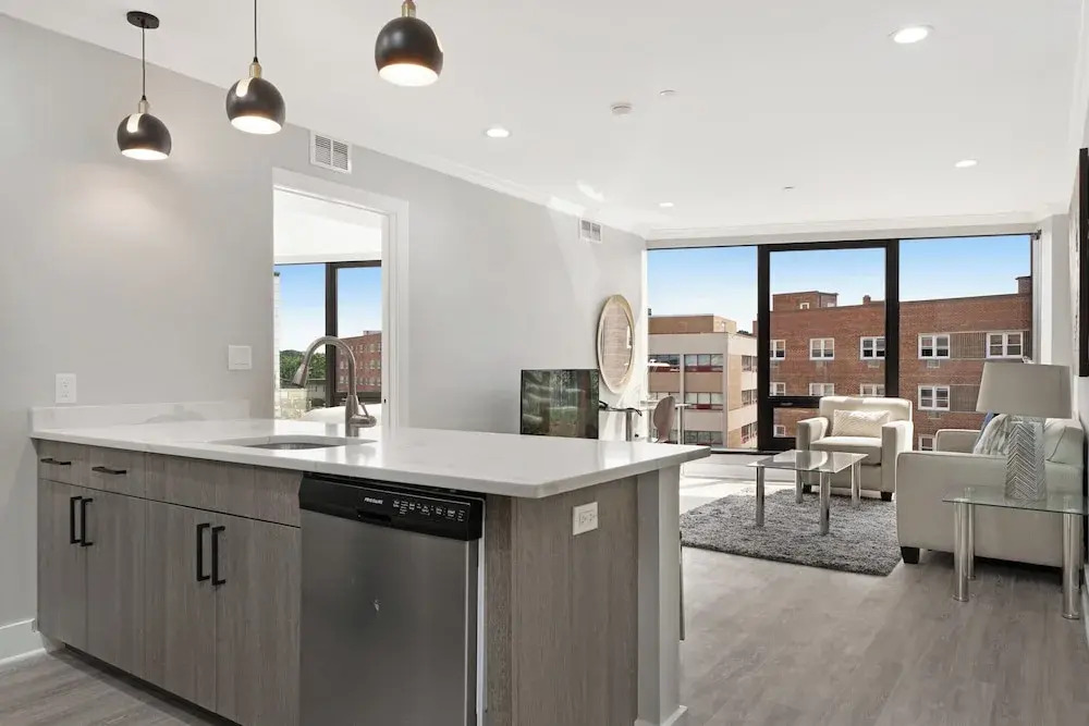 Global Luxury Suites near Downtown Charleston