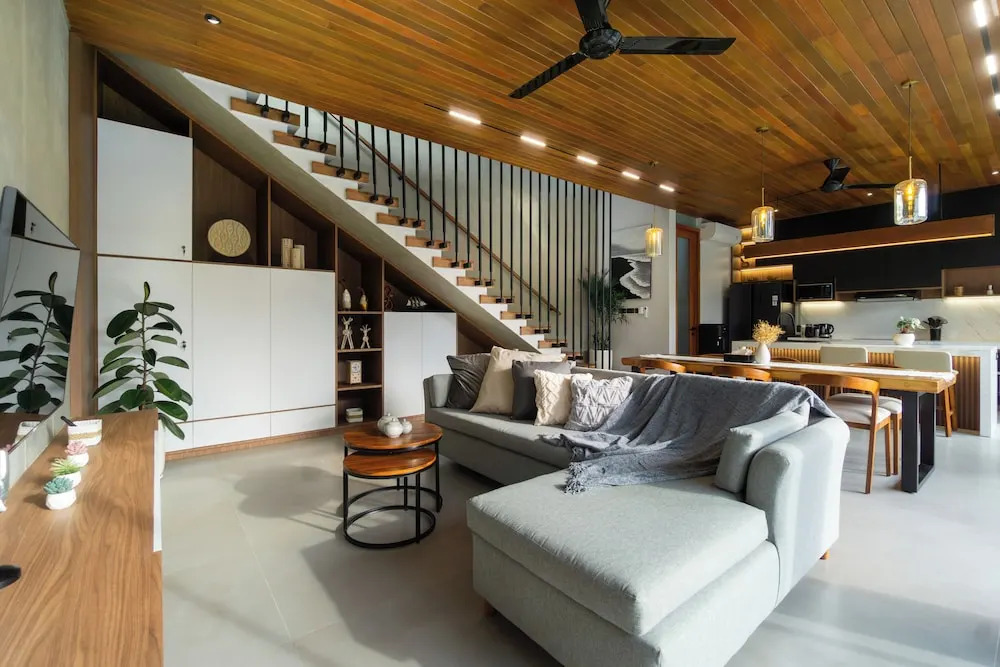 Villa Elena by Maheswara