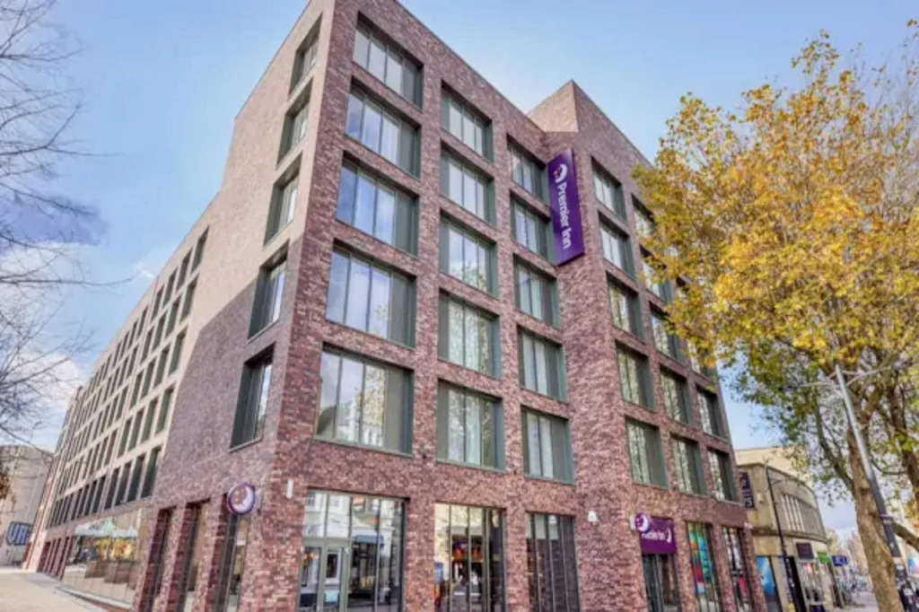 Premier Inn Swindon Town Centre