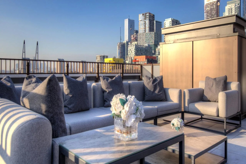 Hybrid Resi Canary Wharf